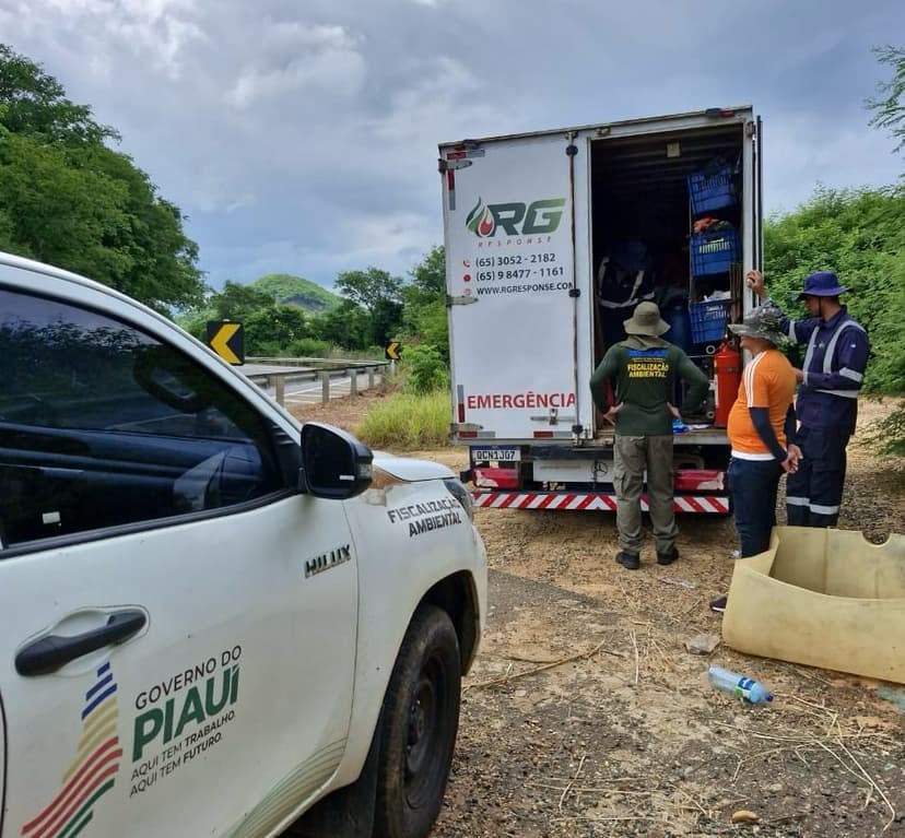 semarh-realiza-vistoria-tecnica-apos-acidente-com-carreta-carregada-de-alcool-hidratado-em-picos