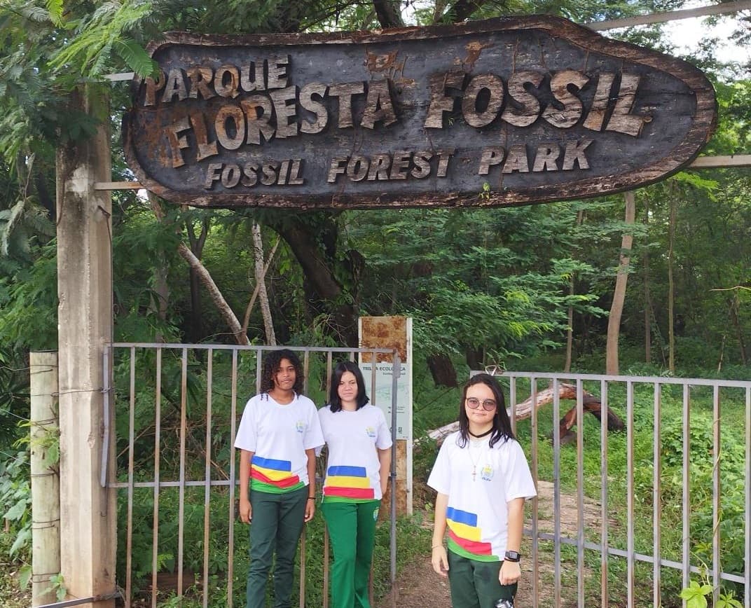 CEA recebe alunos do CETI Martins Napoleão