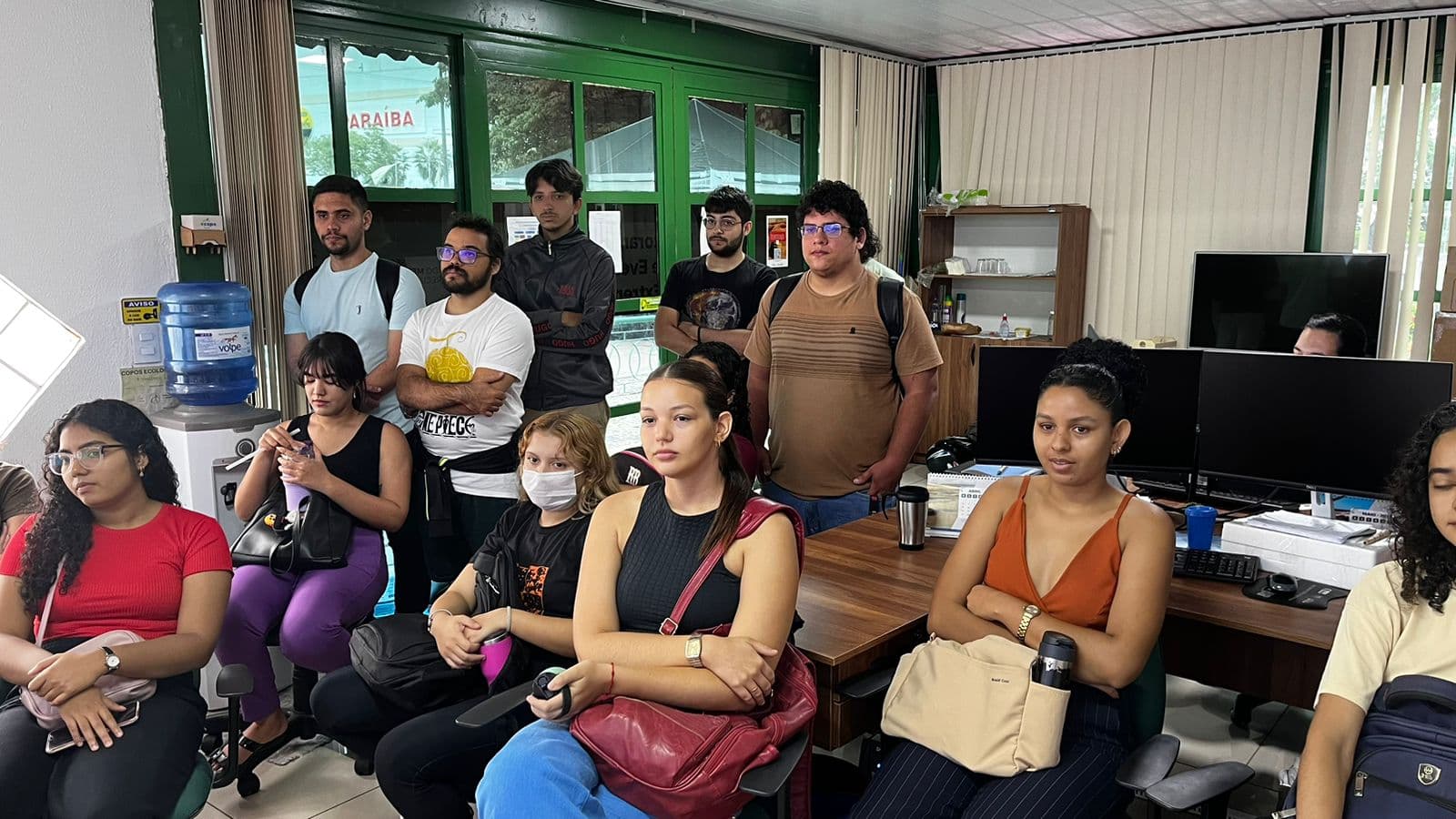 Estudantes de Biologia da UFPI visitam Sala de Monitoramento Climático da Semarh