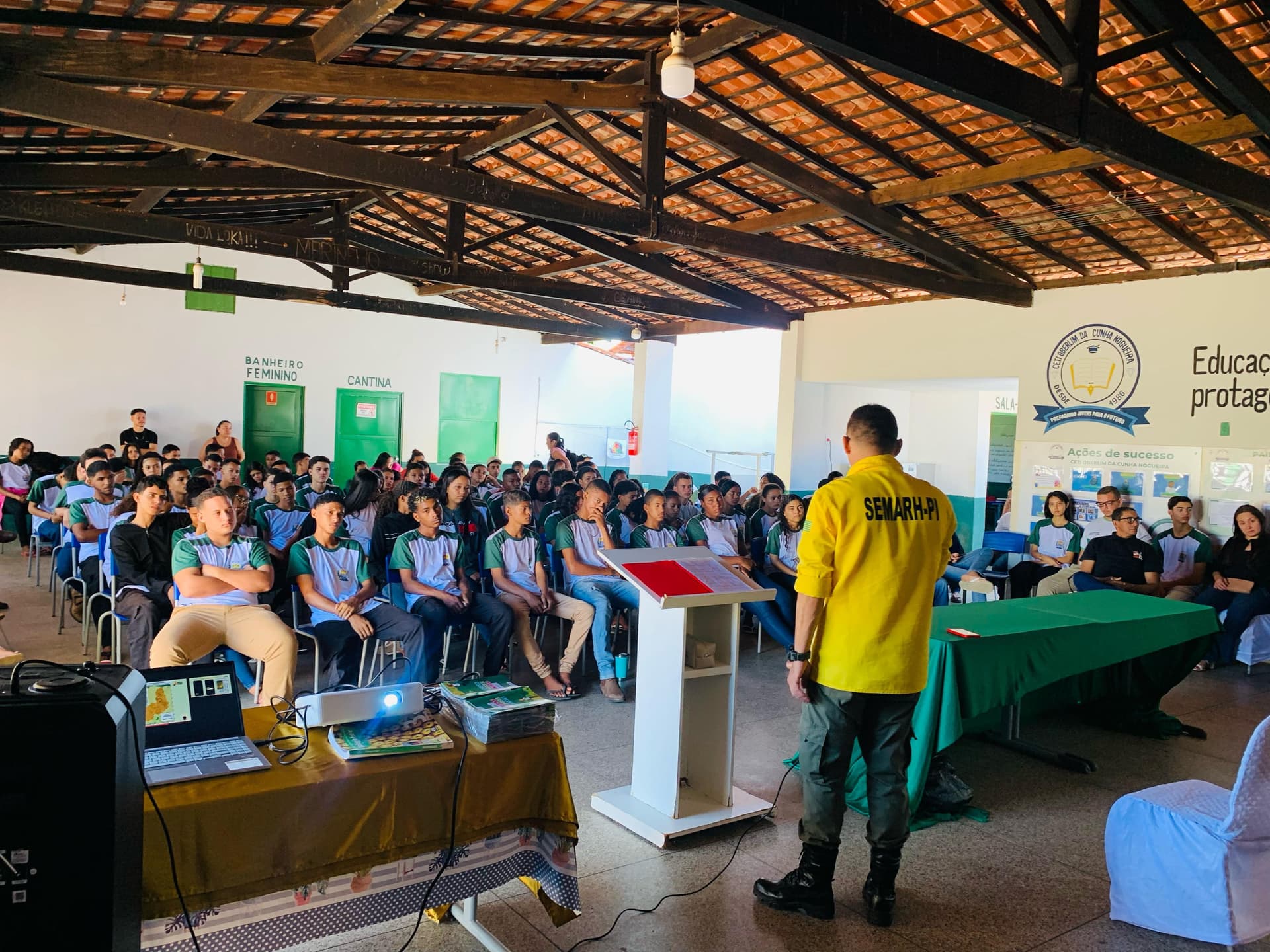 Palestra reúne mais de 160 alunos em Cristalândia para debater prevenção de incêndios florestais