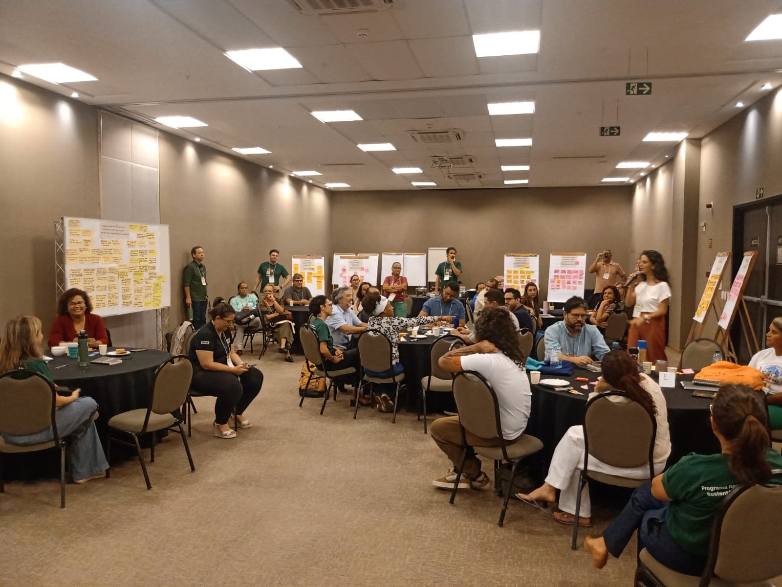 O evento contou com a presença de representantes dos governos federal e estaduais, de organizações não governamentais.
