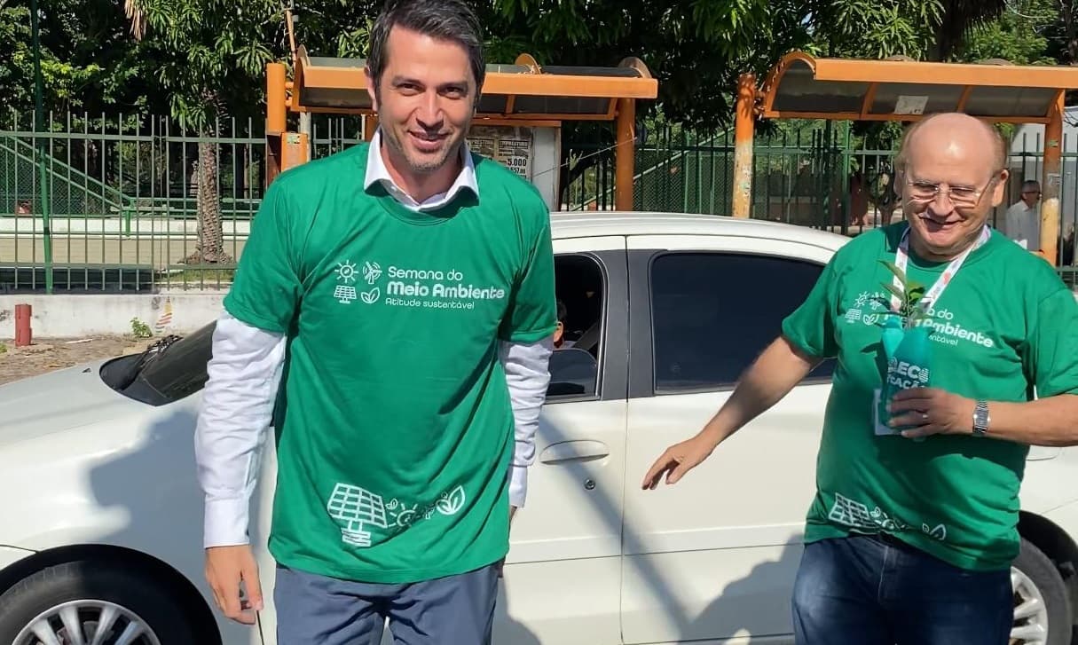 Blitz Ecológica: Semarh distribui mudas em frente ao Centro Educacional Ambiental em Teresina