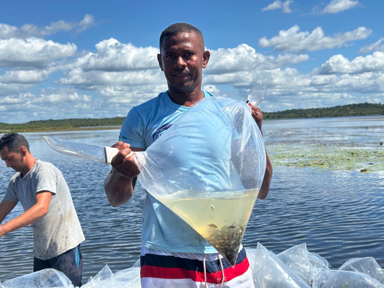 A doação faz part.e de uma ação maior da Semarh, que entregou mais de 100 mil pós-larvas
