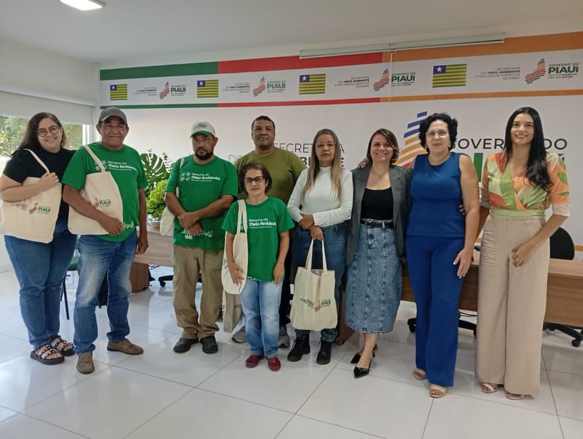 servidores-do-cetas-recebem-kits-de-epis-da-semarh-para-reforco-na-seguranca-e-bem-estar-no-manejo-dos-animais