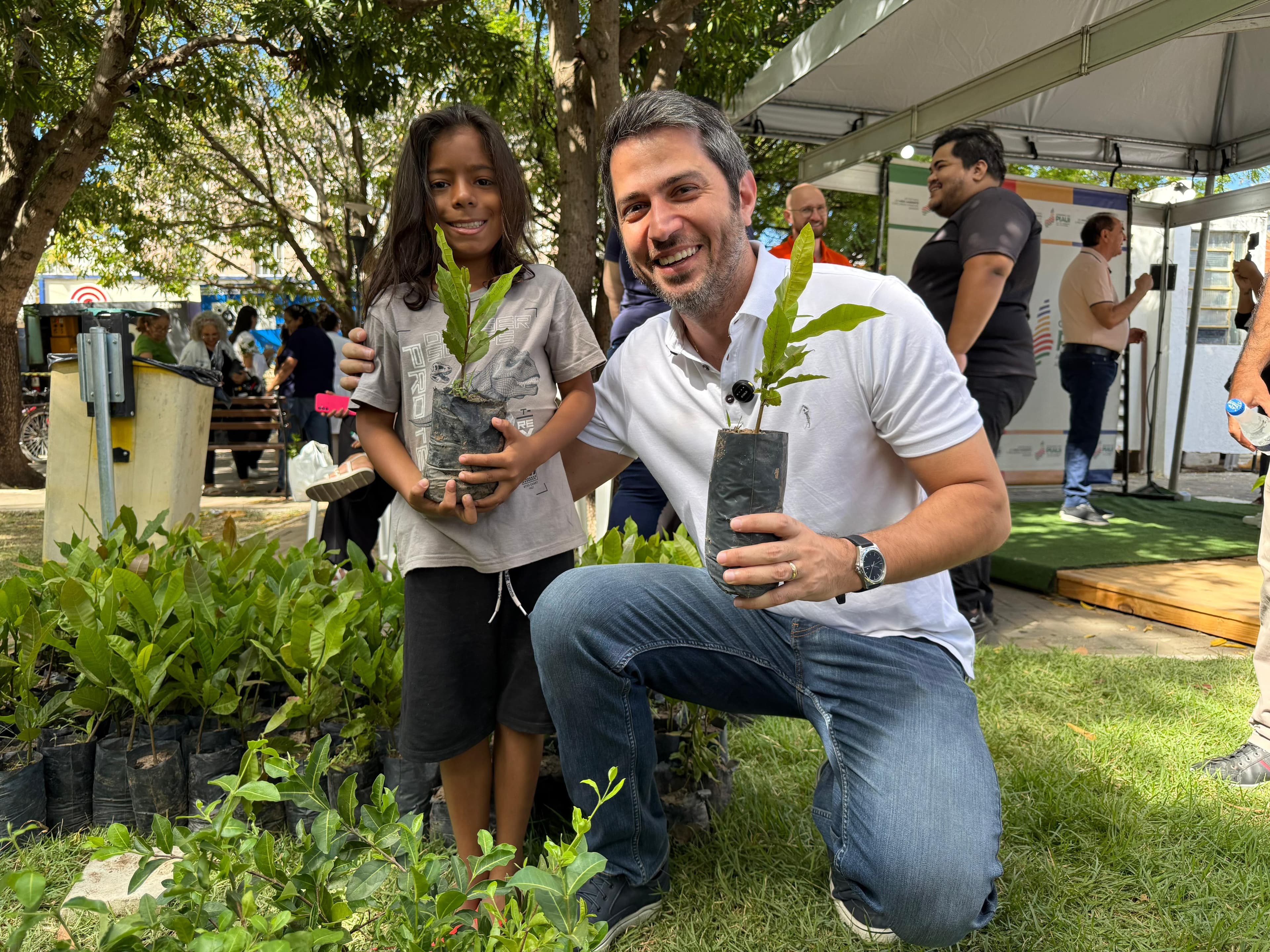 Semarh entrega 20 mil mudas e fortalece ações ambientais no Diálogos pelo Piauí em Floriano