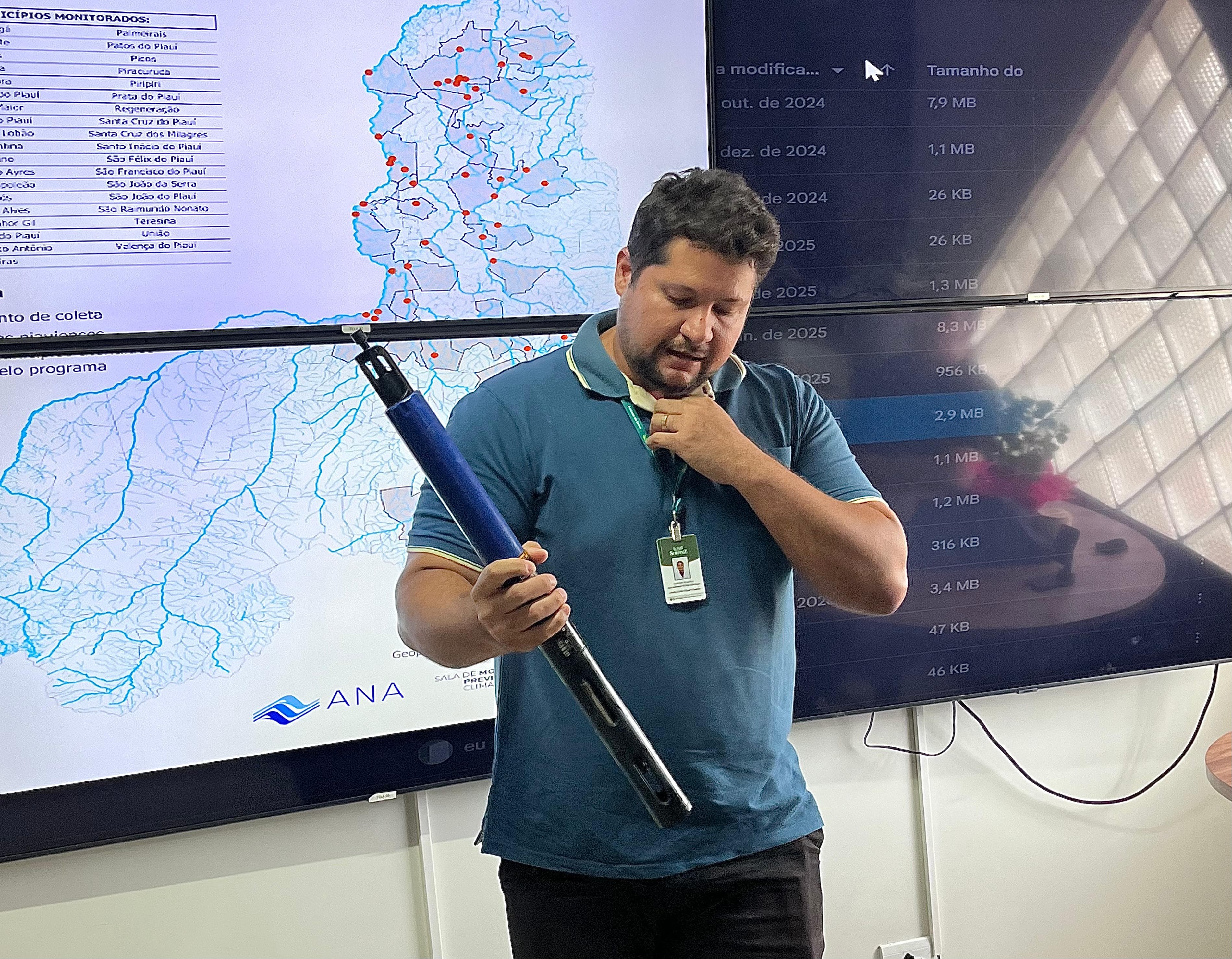 O biólogo Giovani Carvalho