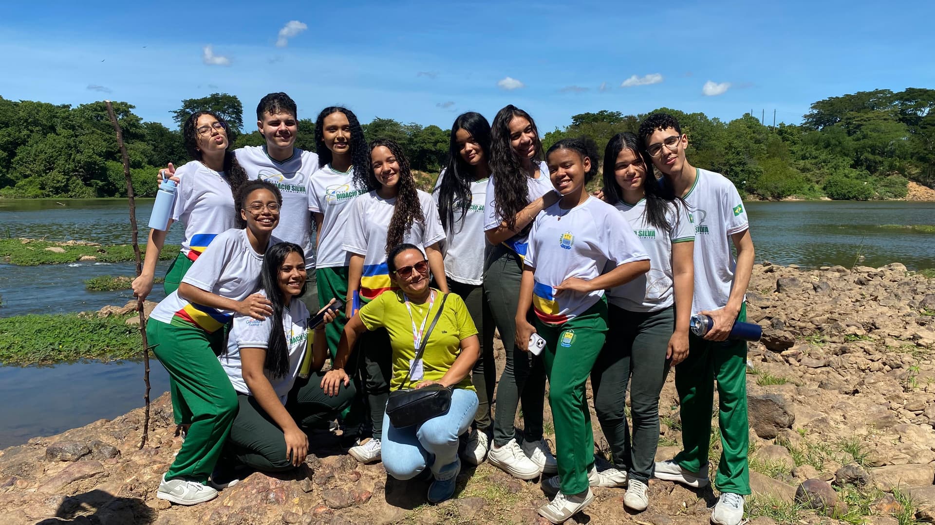 Alunos do Piauí mergulham no meio ambiente com visita ao CEA e floresta fóssil