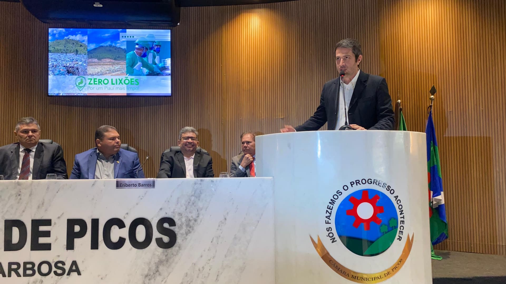 Semarh participa de audiência sobre projeto Zero Lixões com prefeitos da macrorregião de Picos