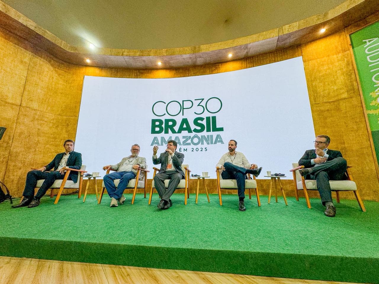 Semarh brilha na COP30 e mostra ao mundo matriz elétrica quase 100% renovável e protagonismo na agenda climática